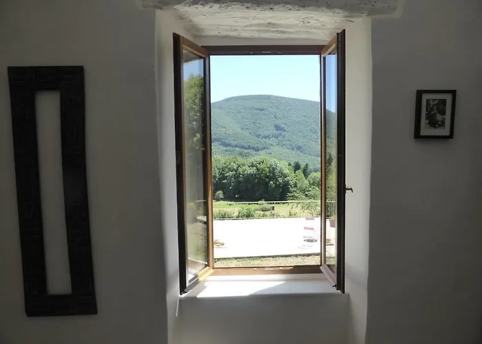 Semesterbostad La Bouriotte *